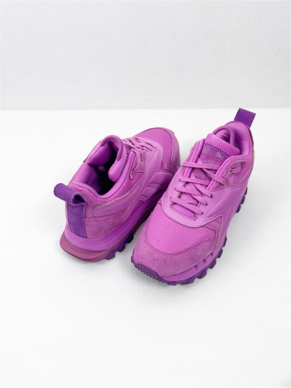 REEBOK x CARDI B V2 Leather Ultraberry Lace Up Lug Sole Sneakers Size 7.5